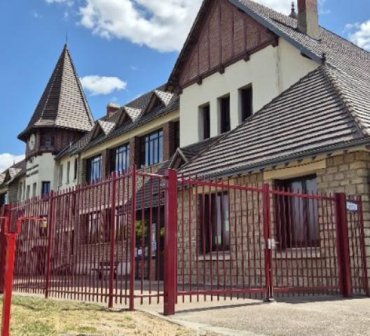 Barreaudage installé à l'école de Gaillon dans le 27 par DOLLEANS SERVICE