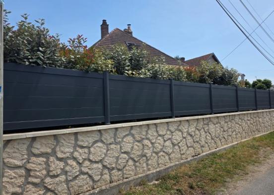 Clôture aluminium KSM posée par Dolleans Service à Louviers dans le 27 Clôture aluminium KSM posée par Dolleans Service à Louviers dans le 27